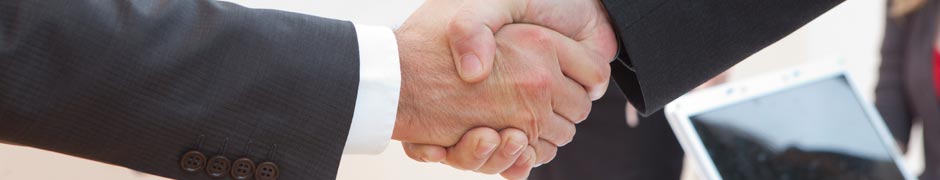 Handshake im Büro